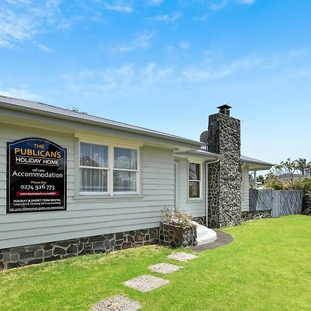 The Publican'S Palace Whitianga Exterior photo