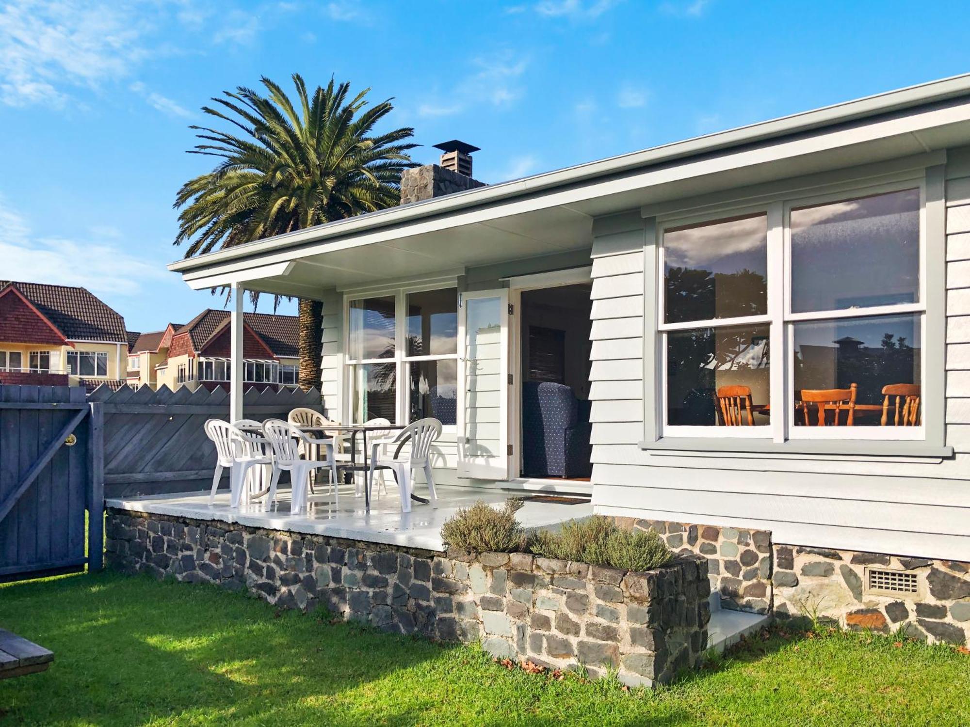 The Publican'S Palace Whitianga Exterior photo